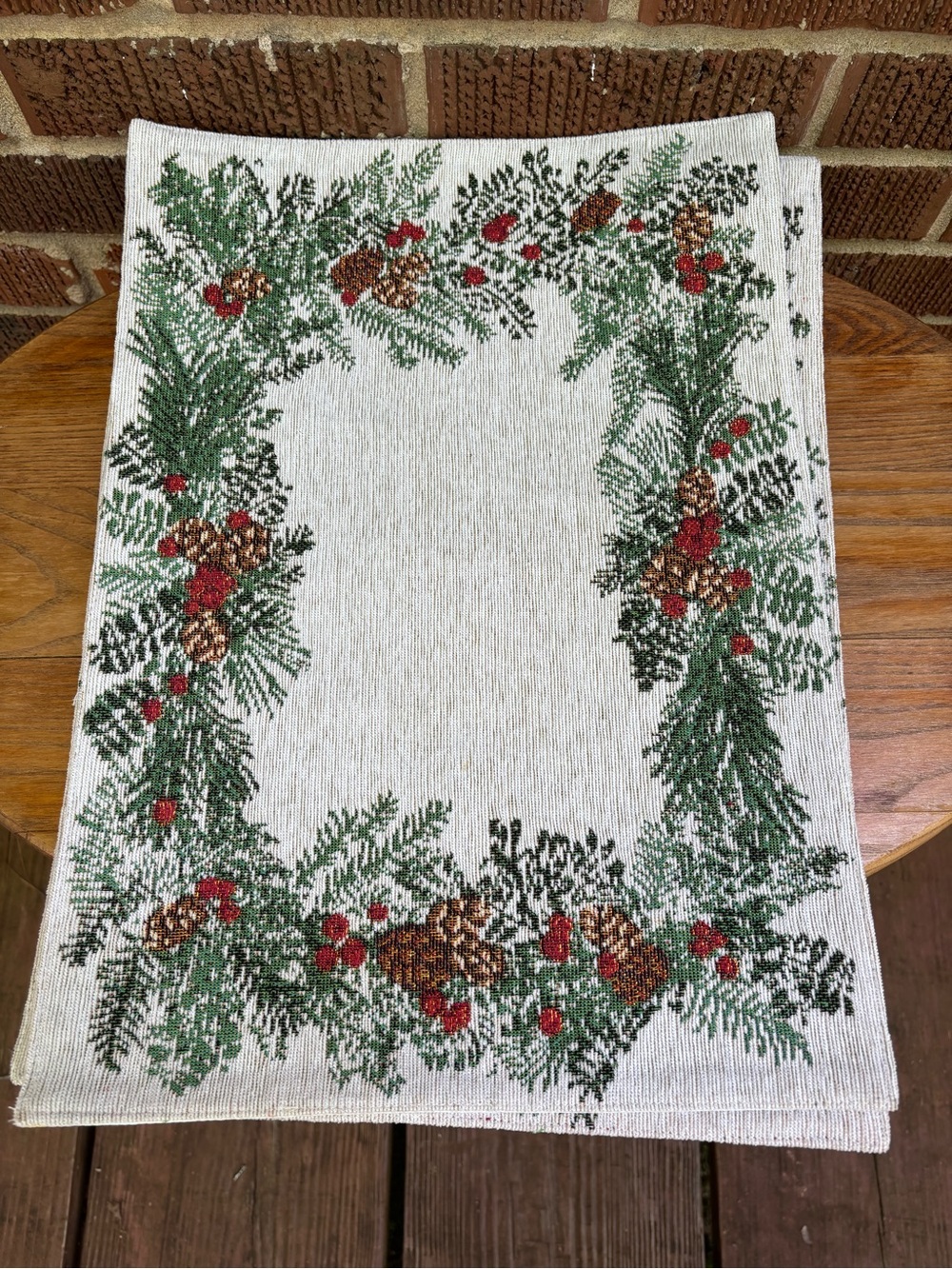 St. Nicholas Square Christmas Fabric Woodland Style Pine cones Set 4 Placemats